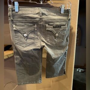 Hudson Bermuda shorts size 25 in great condition!